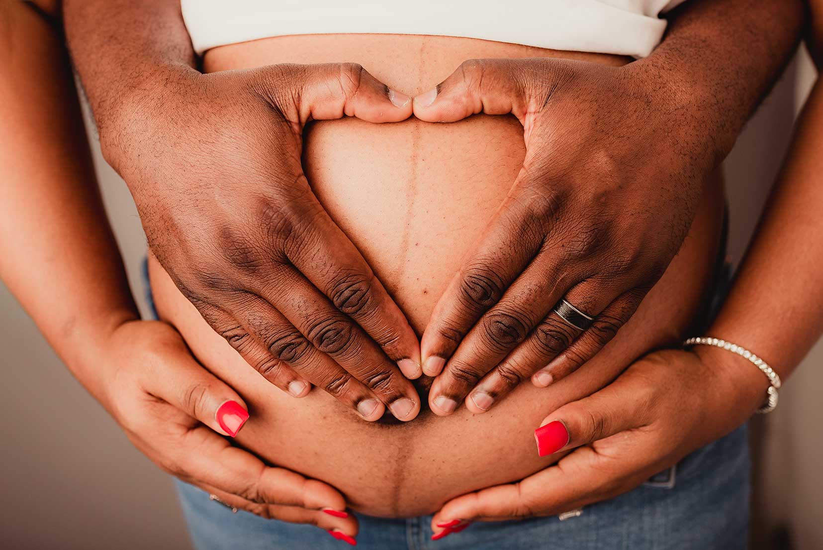 Maternity photo of a couple, outdoor shooting